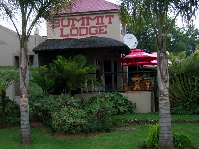 SUMMIT LODGE & EBL Luxury Lodges